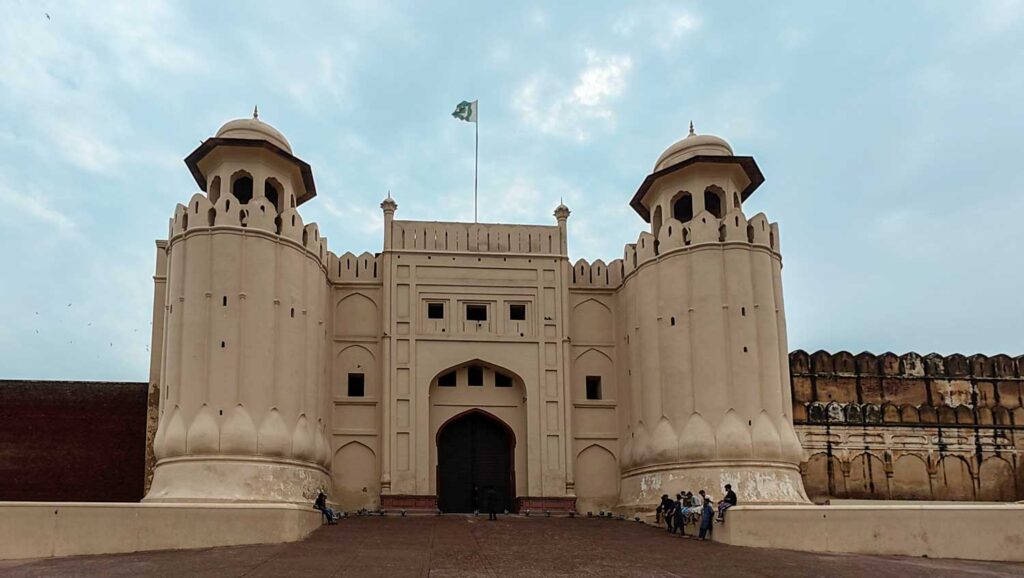 Shahi Qila - Places to Visit in Lahore