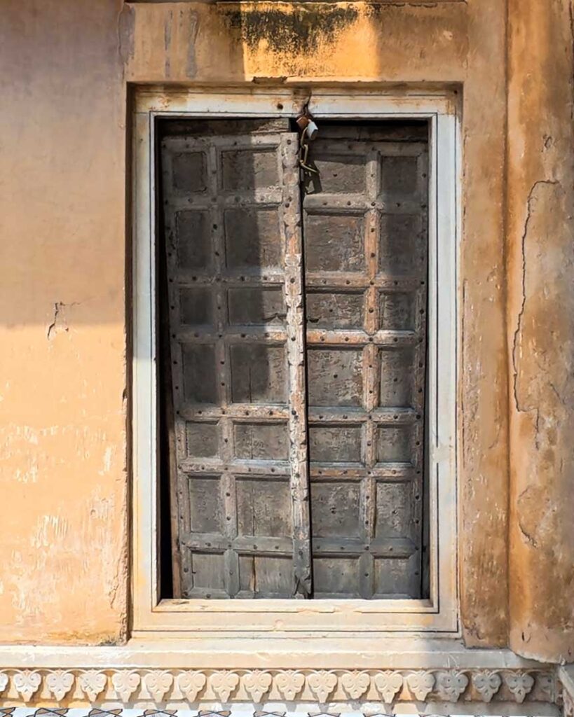 Old Door Shahi Qila