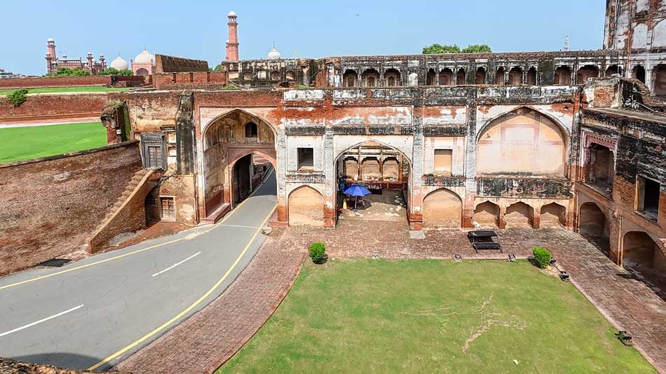 Entrance of Lahore Fort and Badshahi Masjid View