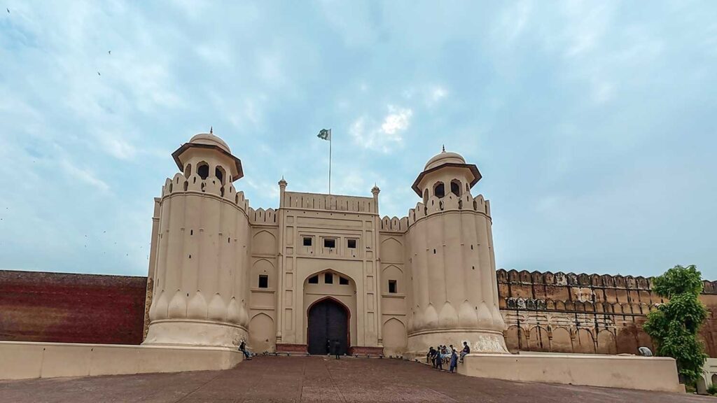 Lahore Fort (Shahi Qila) - KasGraphy